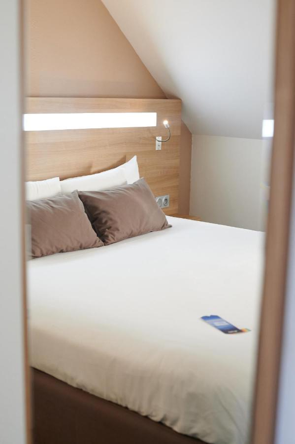 Kyriad Hotel Laval Λαβάλ Εξωτερικό φωτογραφία