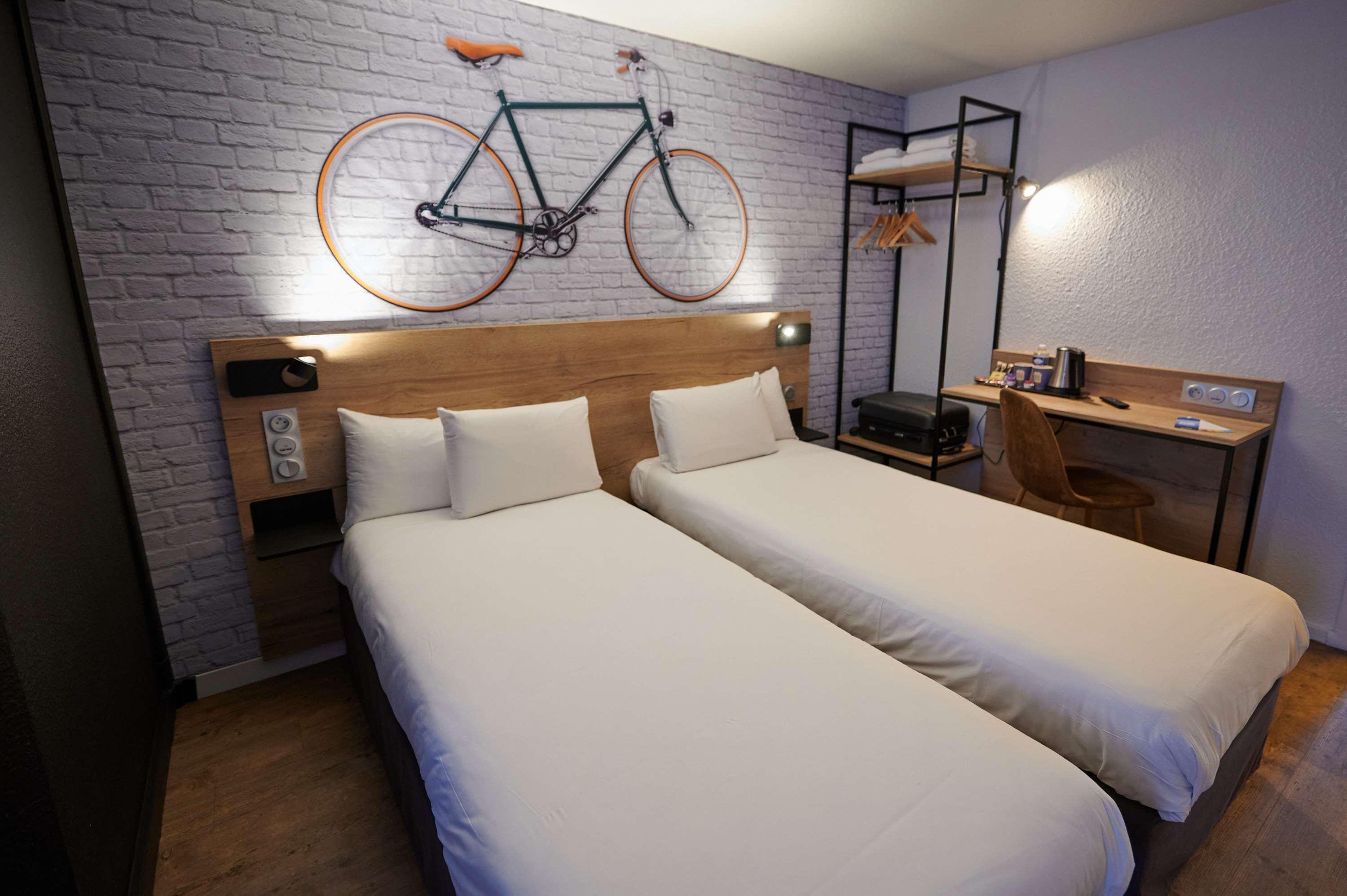 Kyriad Hotel Laval Λαβάλ Εξωτερικό φωτογραφία