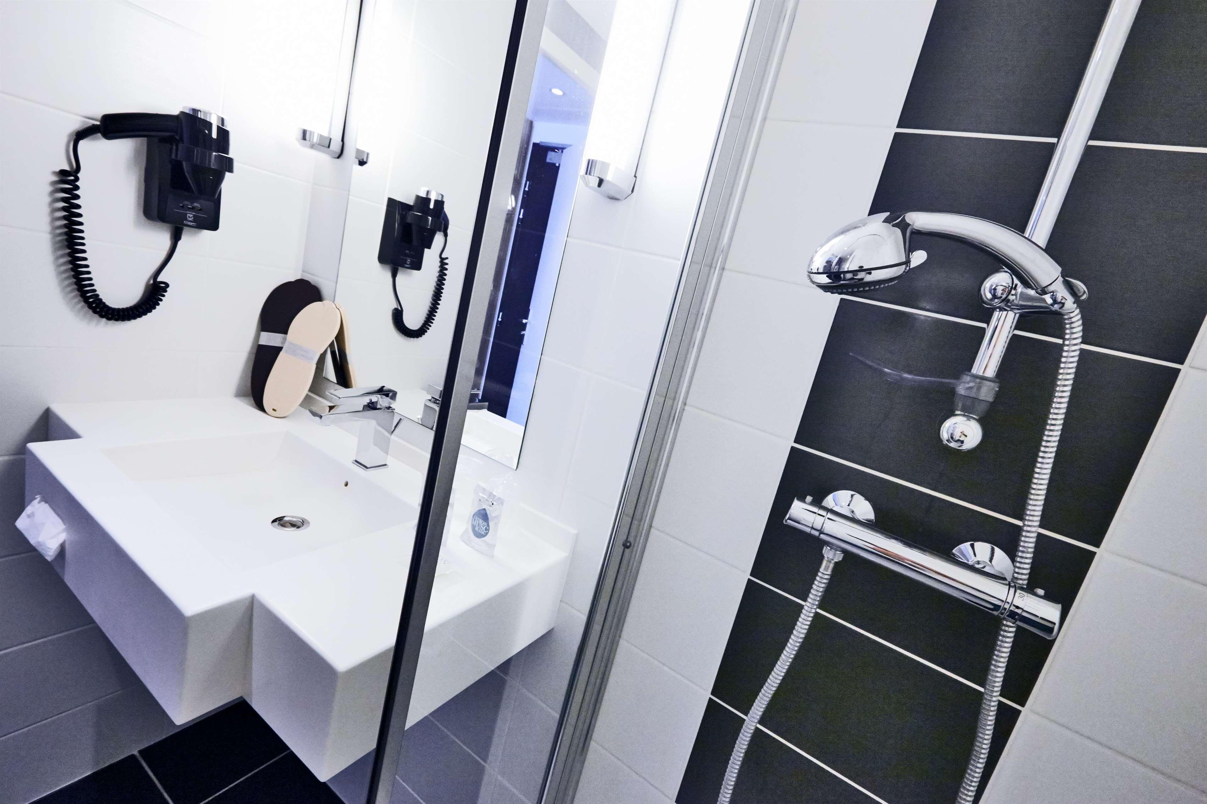 Kyriad Hotel Laval Λαβάλ Εξωτερικό φωτογραφία