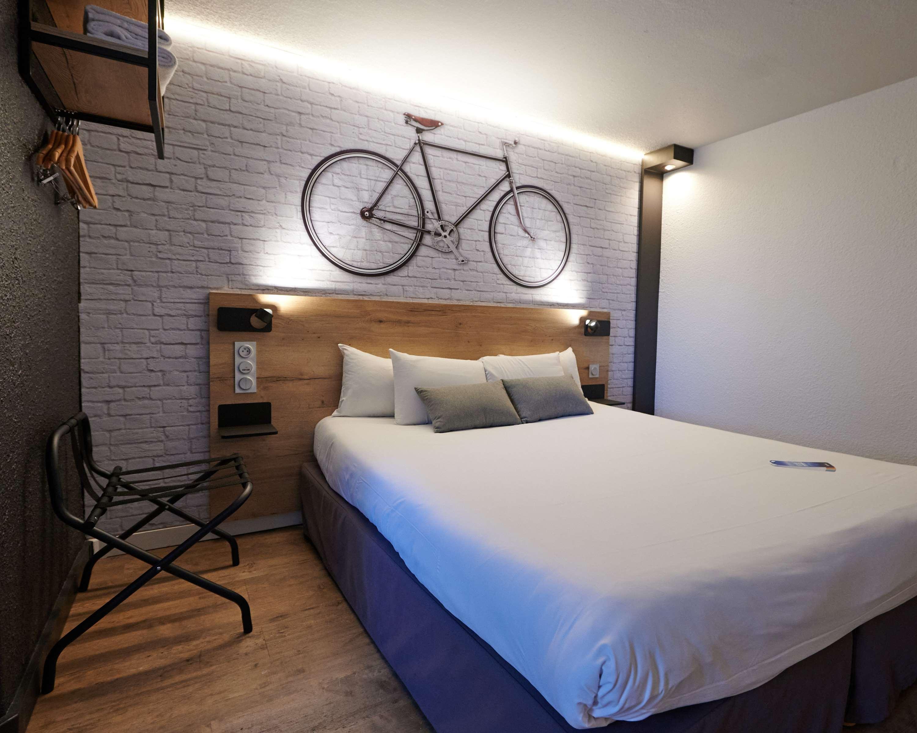 Kyriad Hotel Laval Λαβάλ Εξωτερικό φωτογραφία