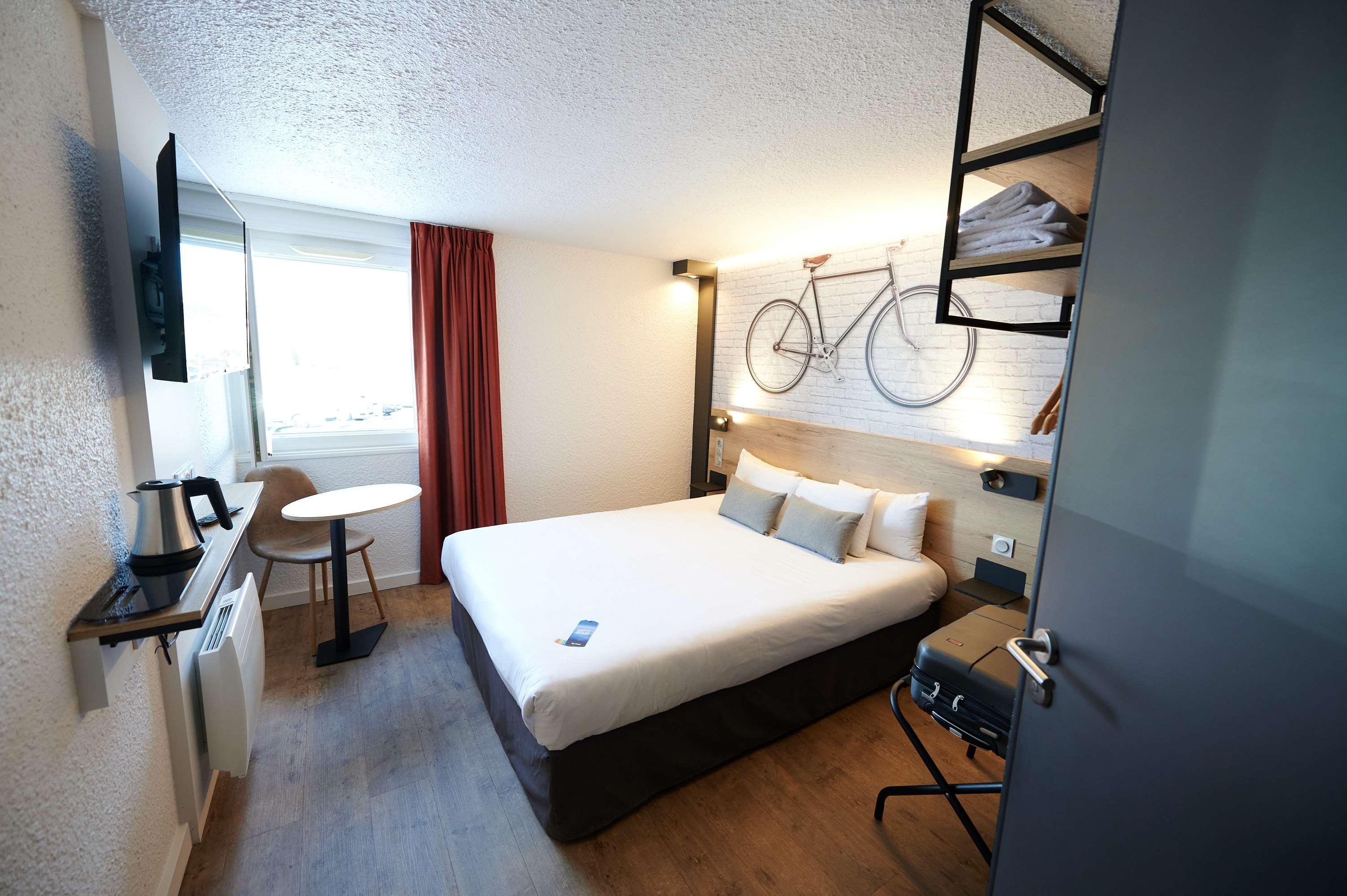 Kyriad Hotel Laval Λαβάλ Εξωτερικό φωτογραφία